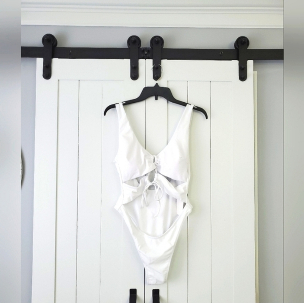 CHYRII Very Sexy White One Piece Swimsuit. NEW!